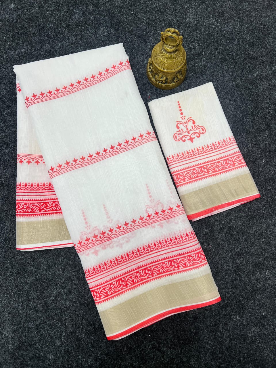 MG 472 Plain Linen Navratri Special Sarees Wholesale Market In Surat